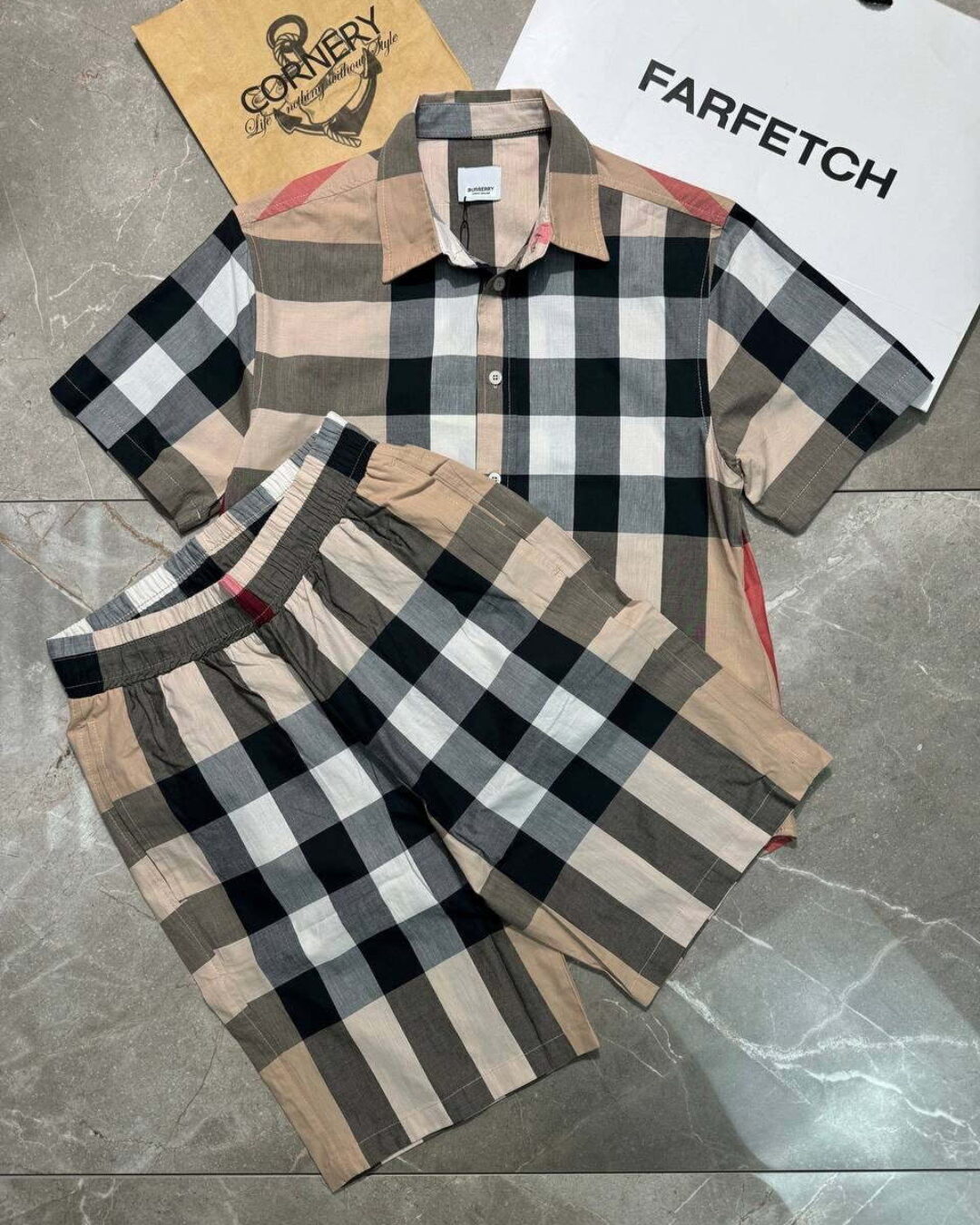 Костюм Burberry — изображение 3