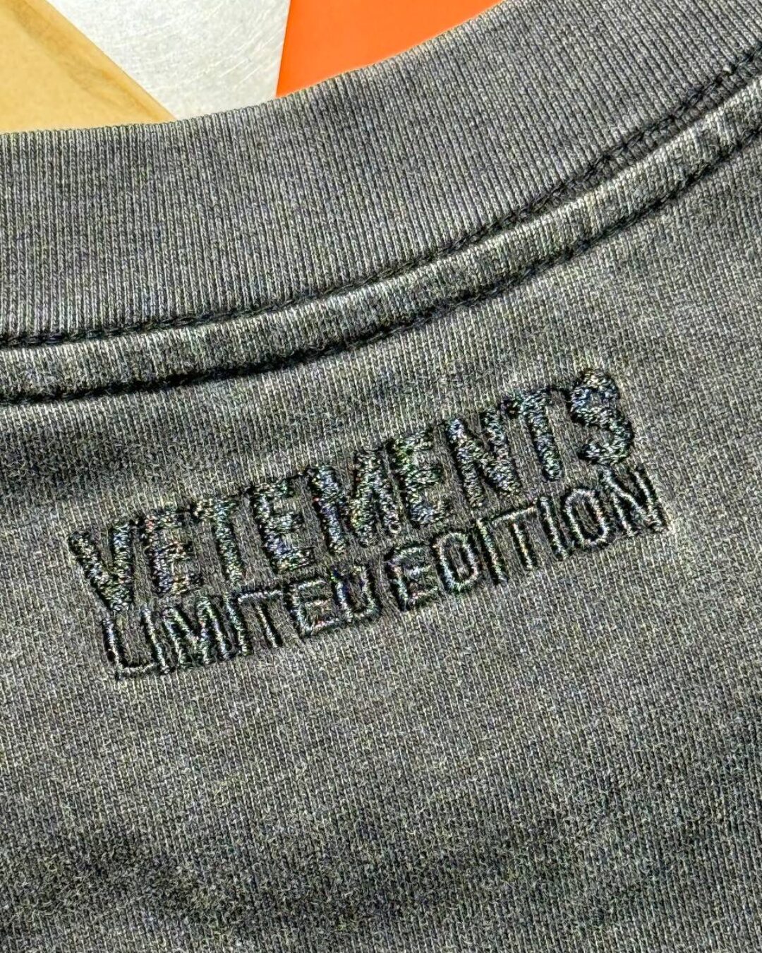 Футболка Vetements A Lot Of Money — изображение 9