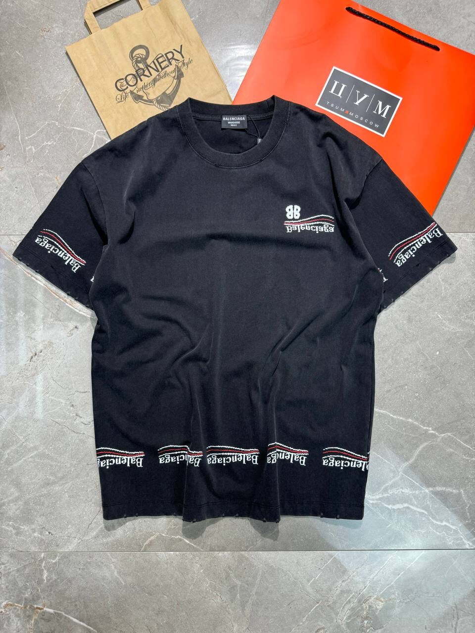 Футболка Balenciaga