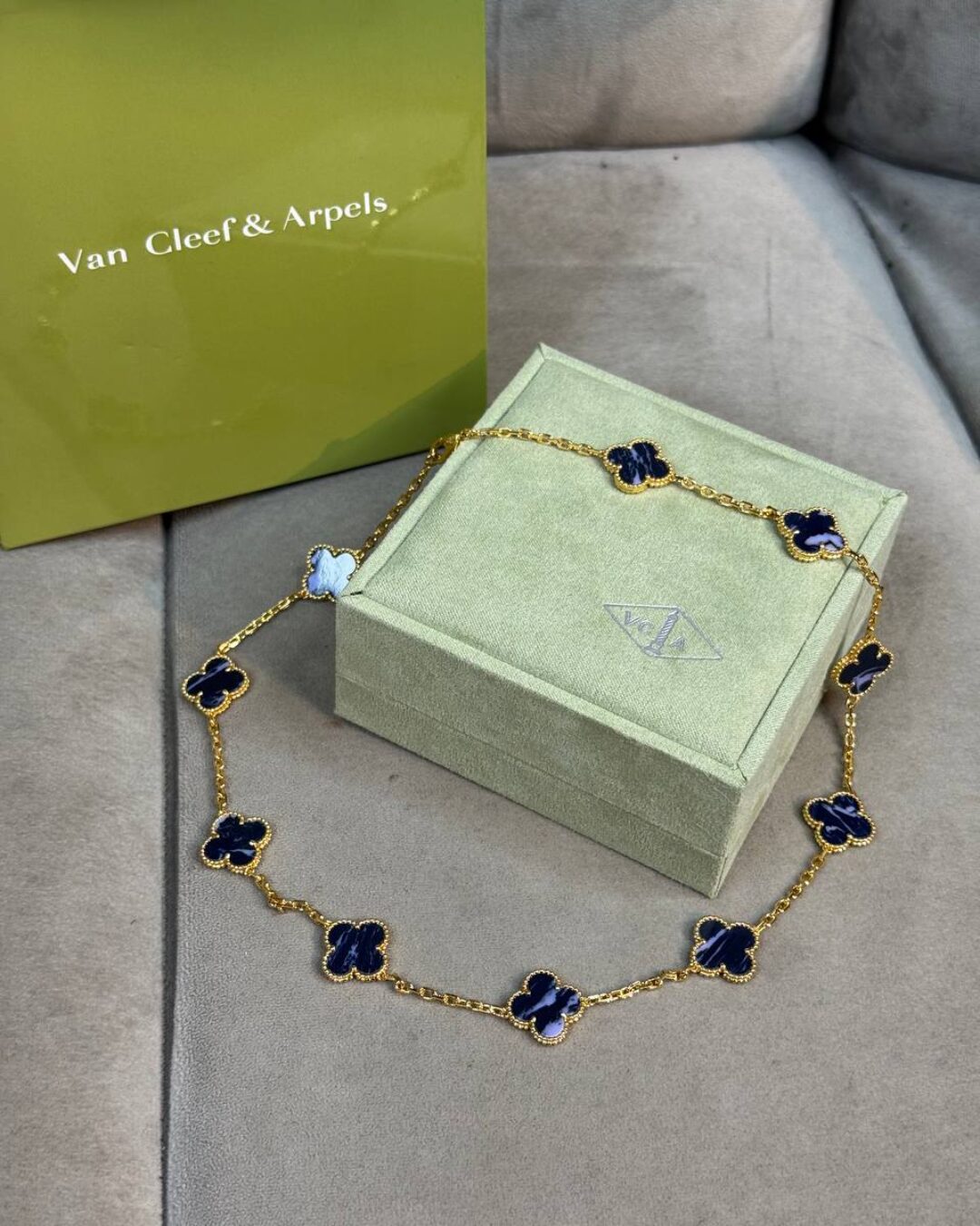 Колье Van Cleef & Arpels Vintage Alhambra(Gold/DarkBlue/Poly) — изображение 4