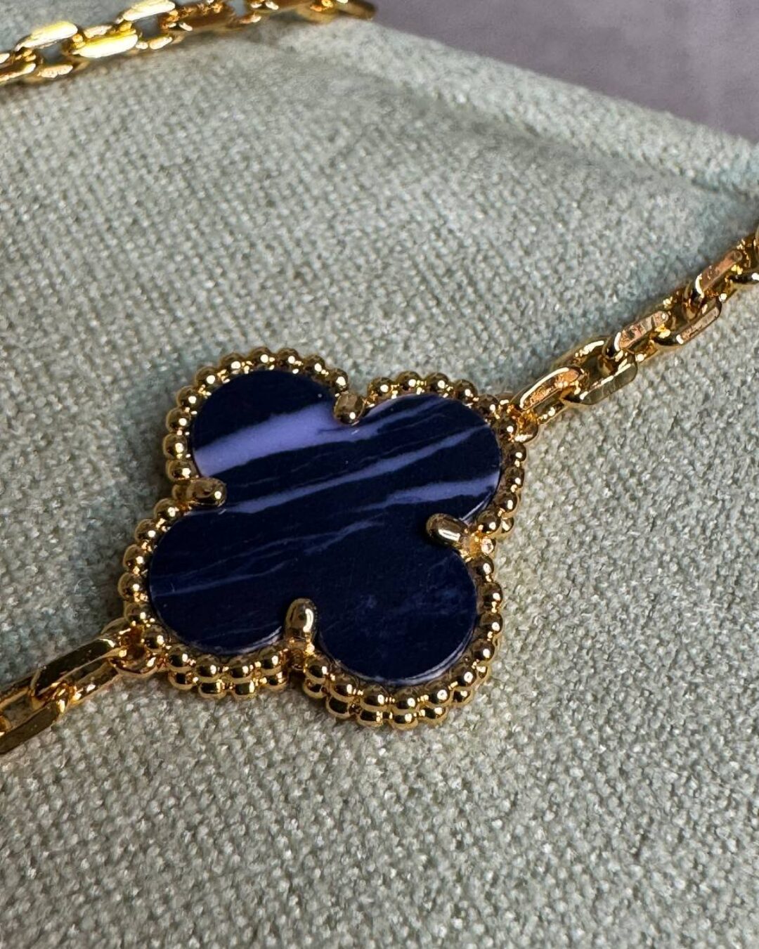 Колье Van Cleef & Arpels Vintage Alhambra(Gold/DarkBlue/Poly) — изображение 9