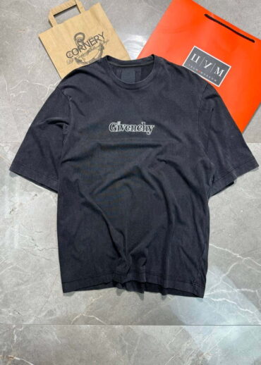 Футболка Givenchy