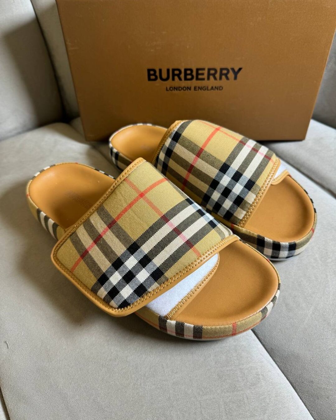 Тапки Burberry