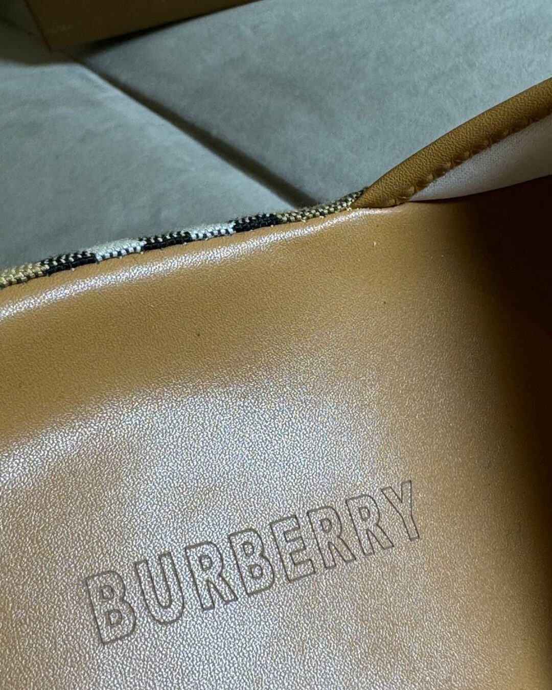 Тапки Burberry — изображение 4