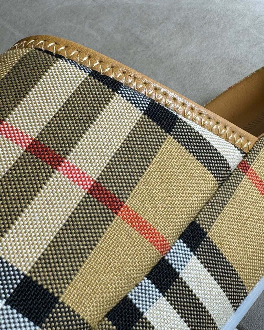 Тапки Burberry — изображение 7