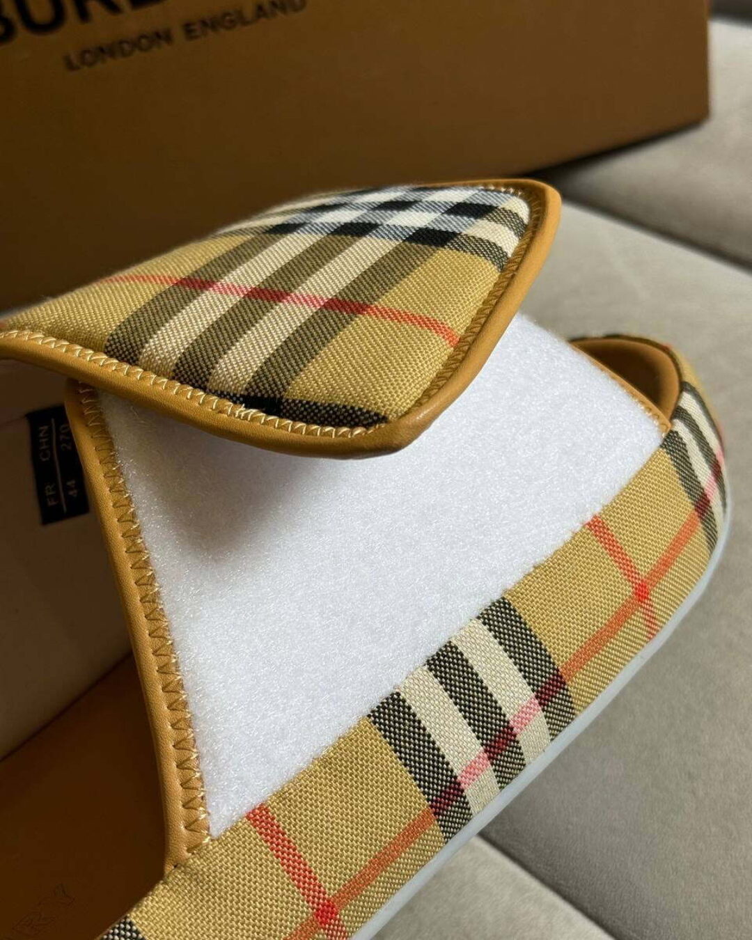 Тапки Burberry — изображение 8