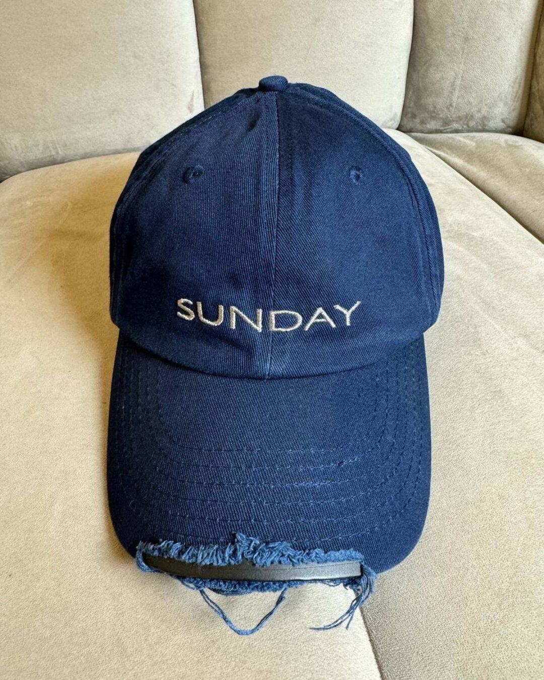 Кепка Vetements x Reebok — изображение 3