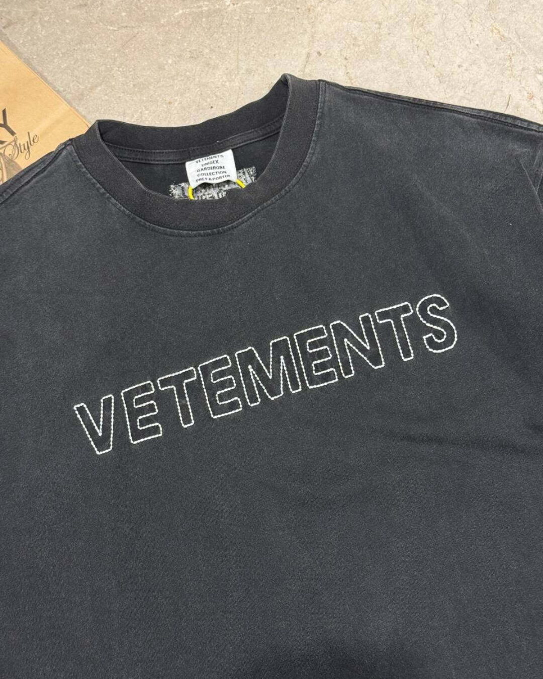 Футболка Vetements String Logo — изображение 4