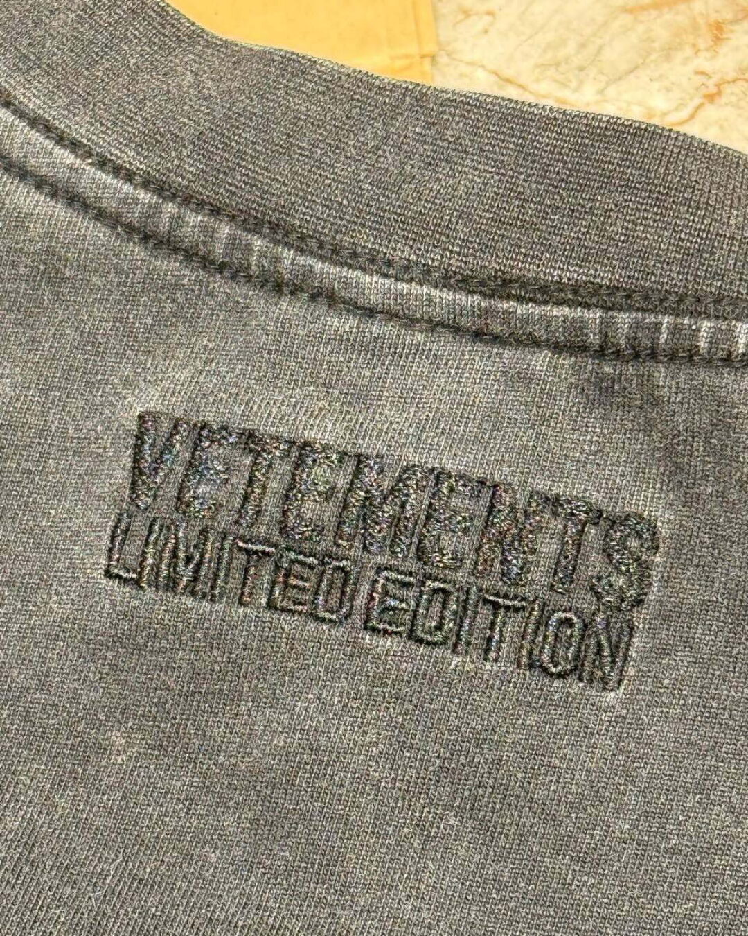 Футболка Vetements String Logo — изображение 8