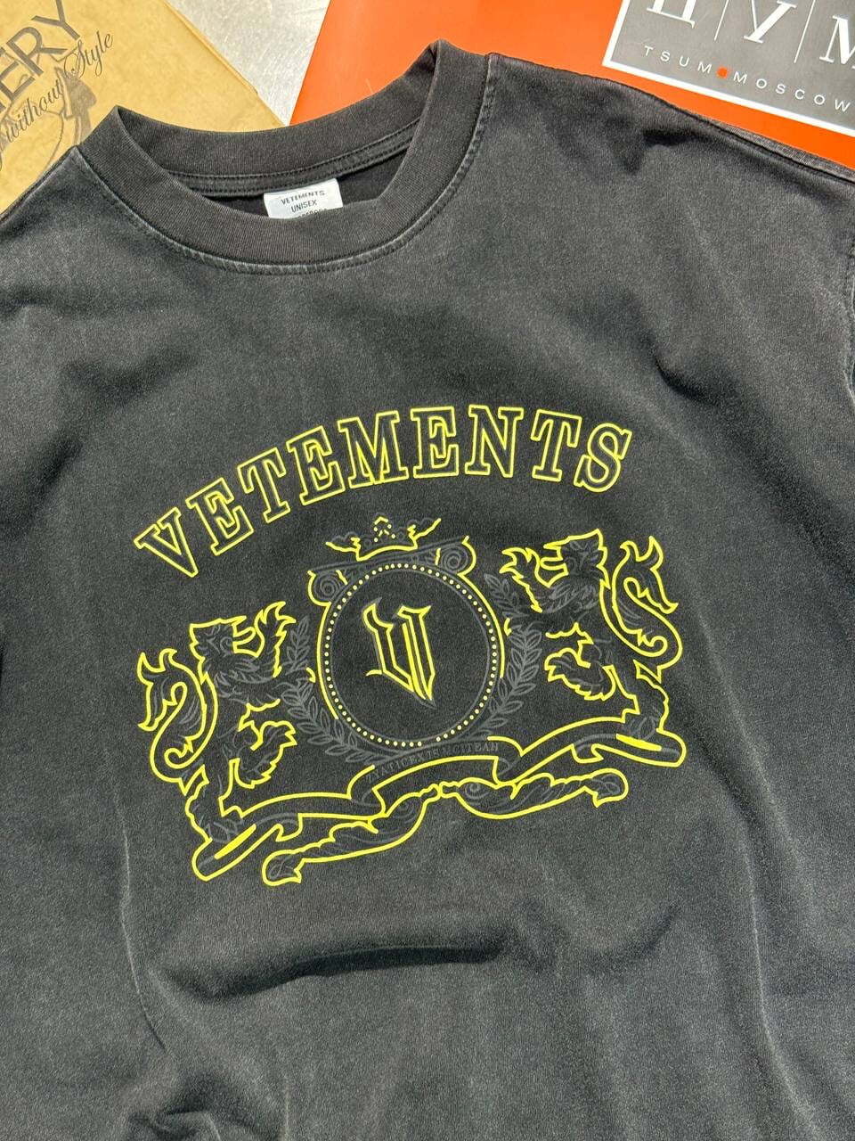 Футболка Vetements Crest — фото 6