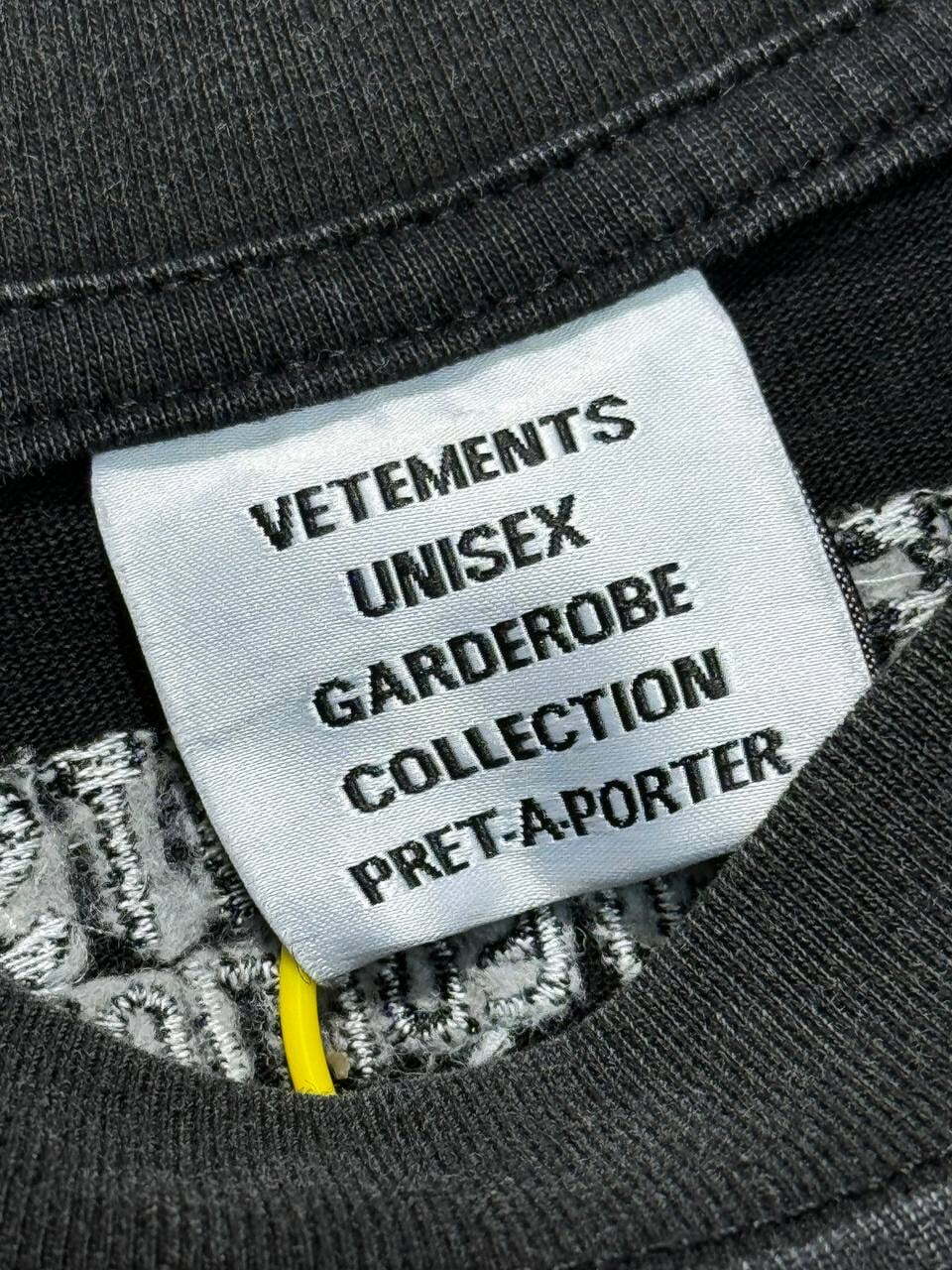 Футболка Vetements Crest — фото 10
