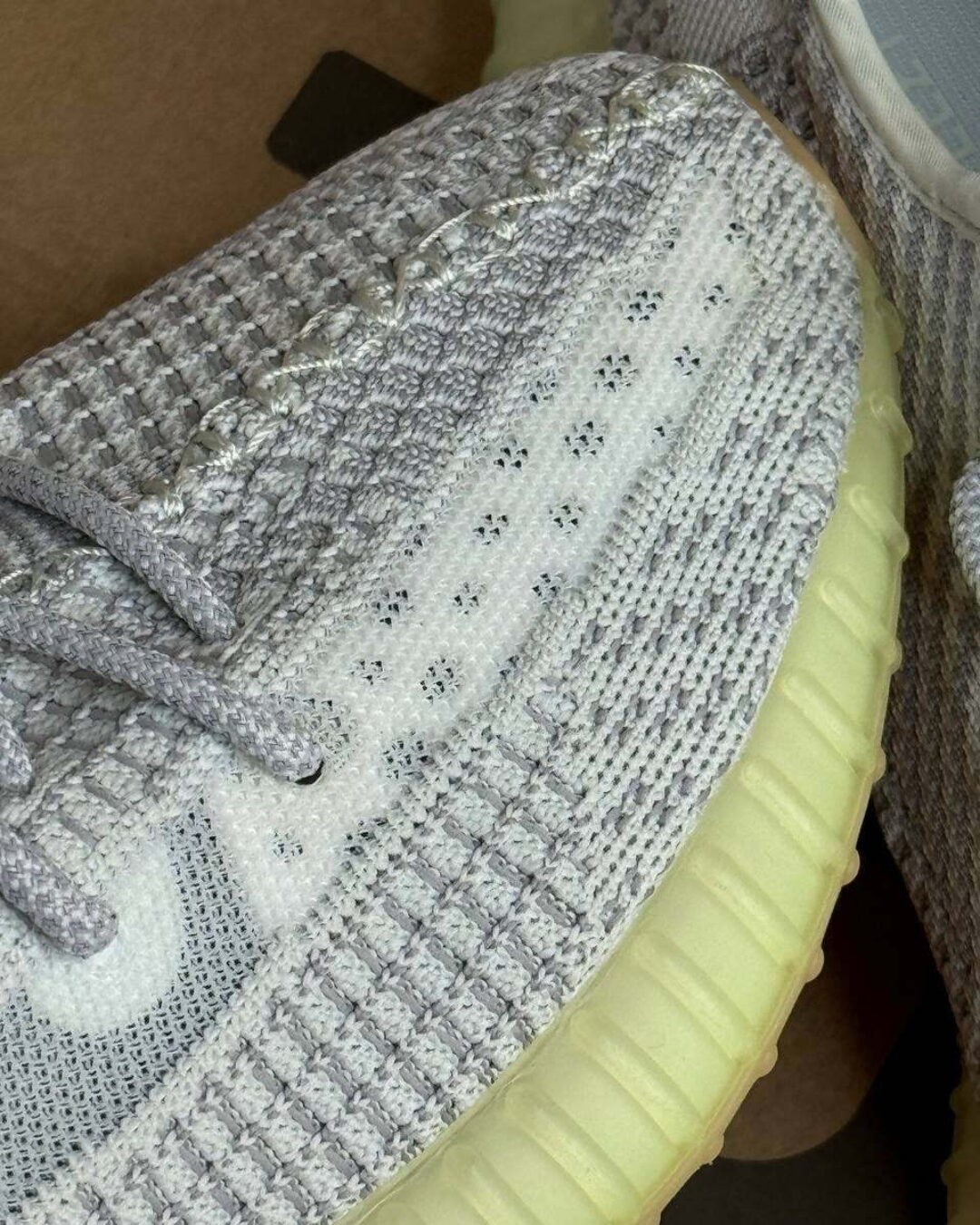 Yeezy 350 V2 Yeshaya — изображение 7