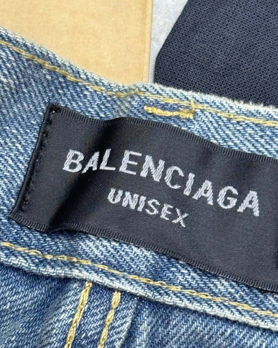 Джинсы Balenciaga — изображение 7