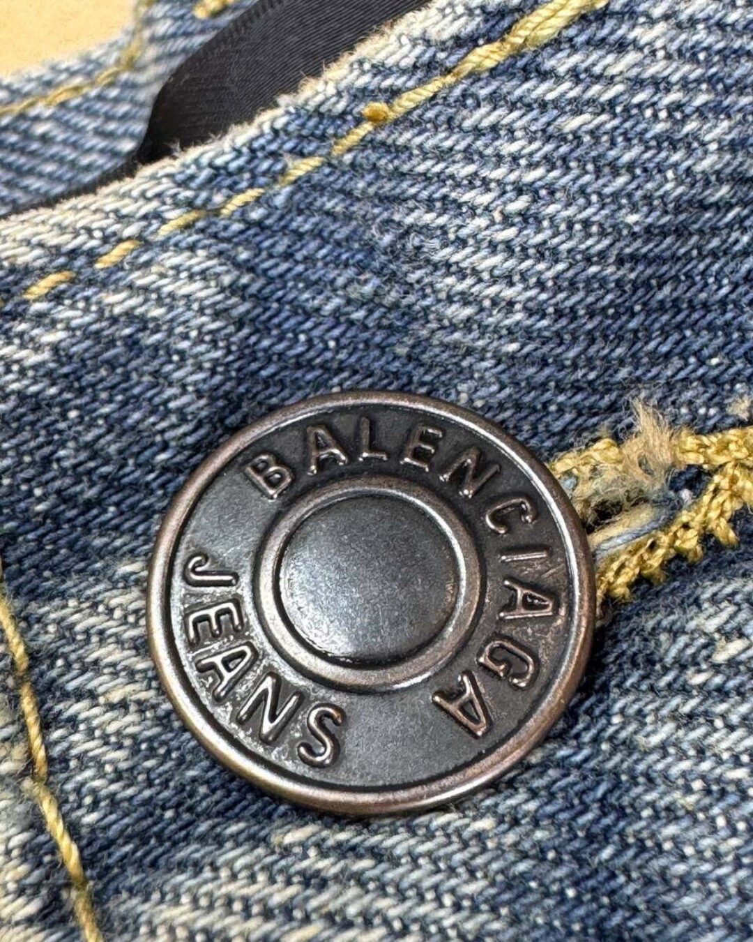 Джинсы Balenciaga — изображение 8