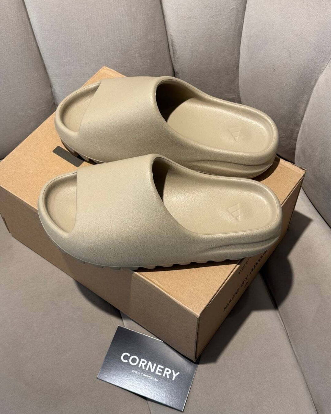 Yeezy Slide "Pure" — изображение 5