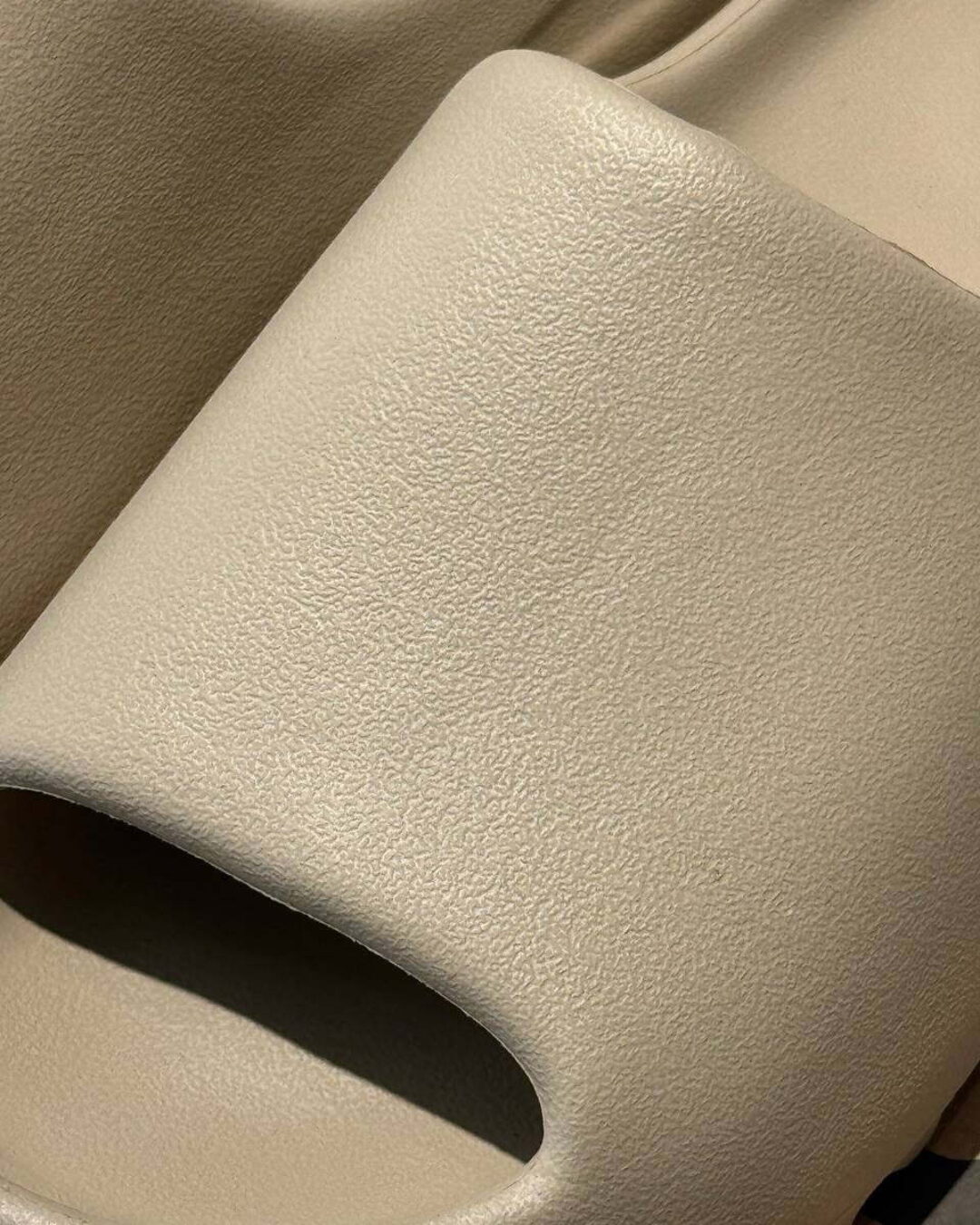 Yeezy Slide "Pure" — изображение 7