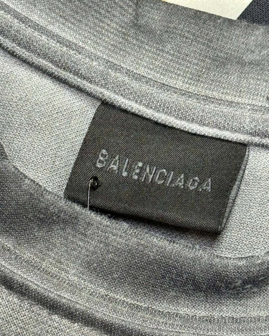 Футболка Balenciaga — изображение 9