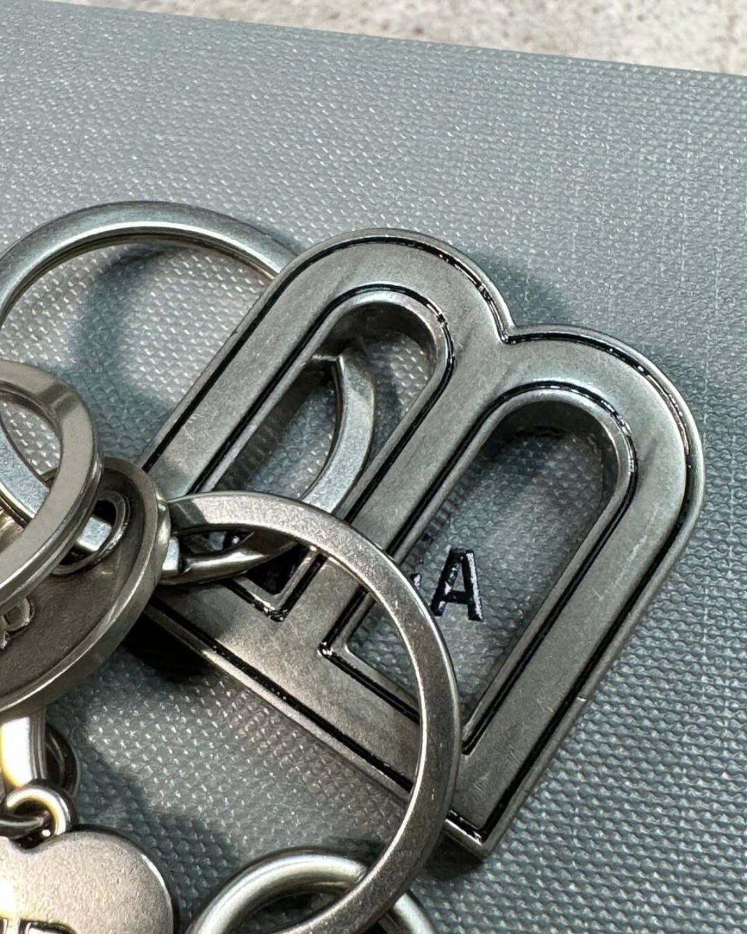 Брелок Balenciaga — изображение 4