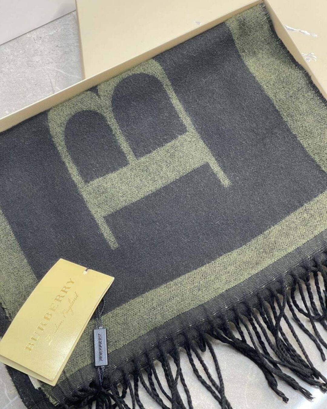 Шарф Burberry — изображение 5