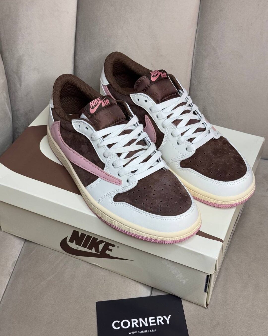 Кеды Nike Travis Scott x Air Jordan 1 Dark Pony
