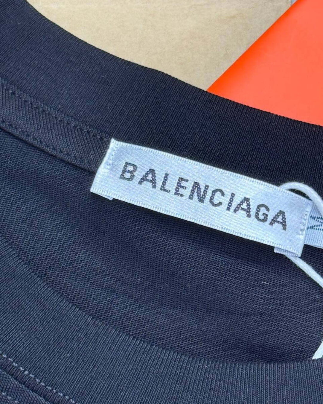 Футболка Balenciaga — изображение 9