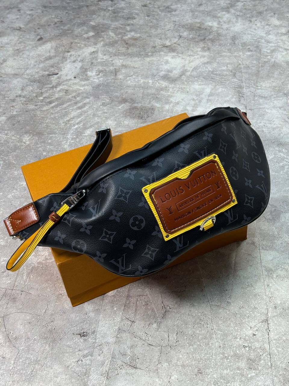 Сумка Louis Vuitton Discovery — фото 1