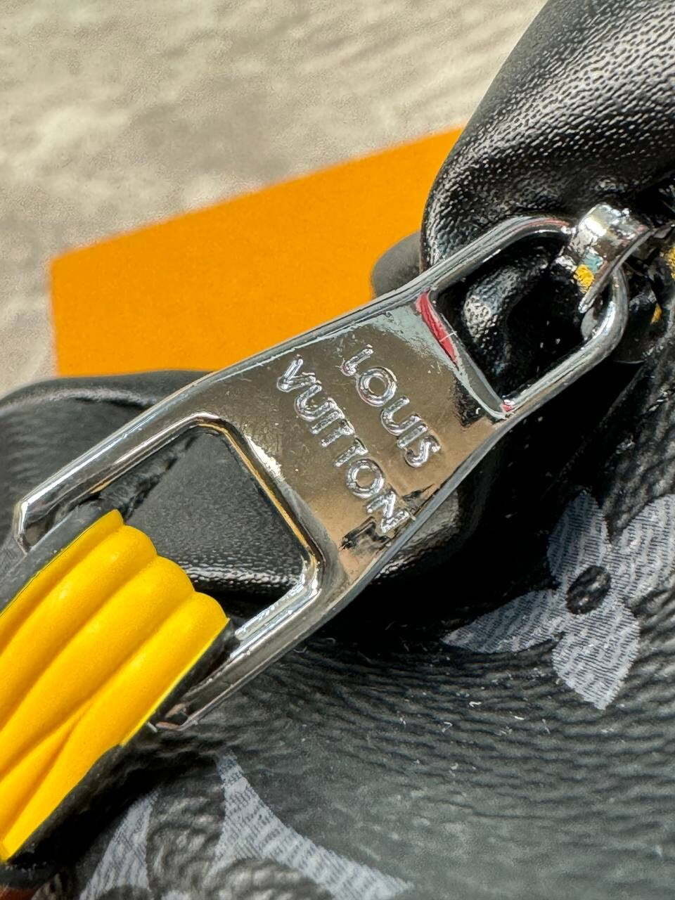 Сумка Louis Vuitton Discovery — фото 3