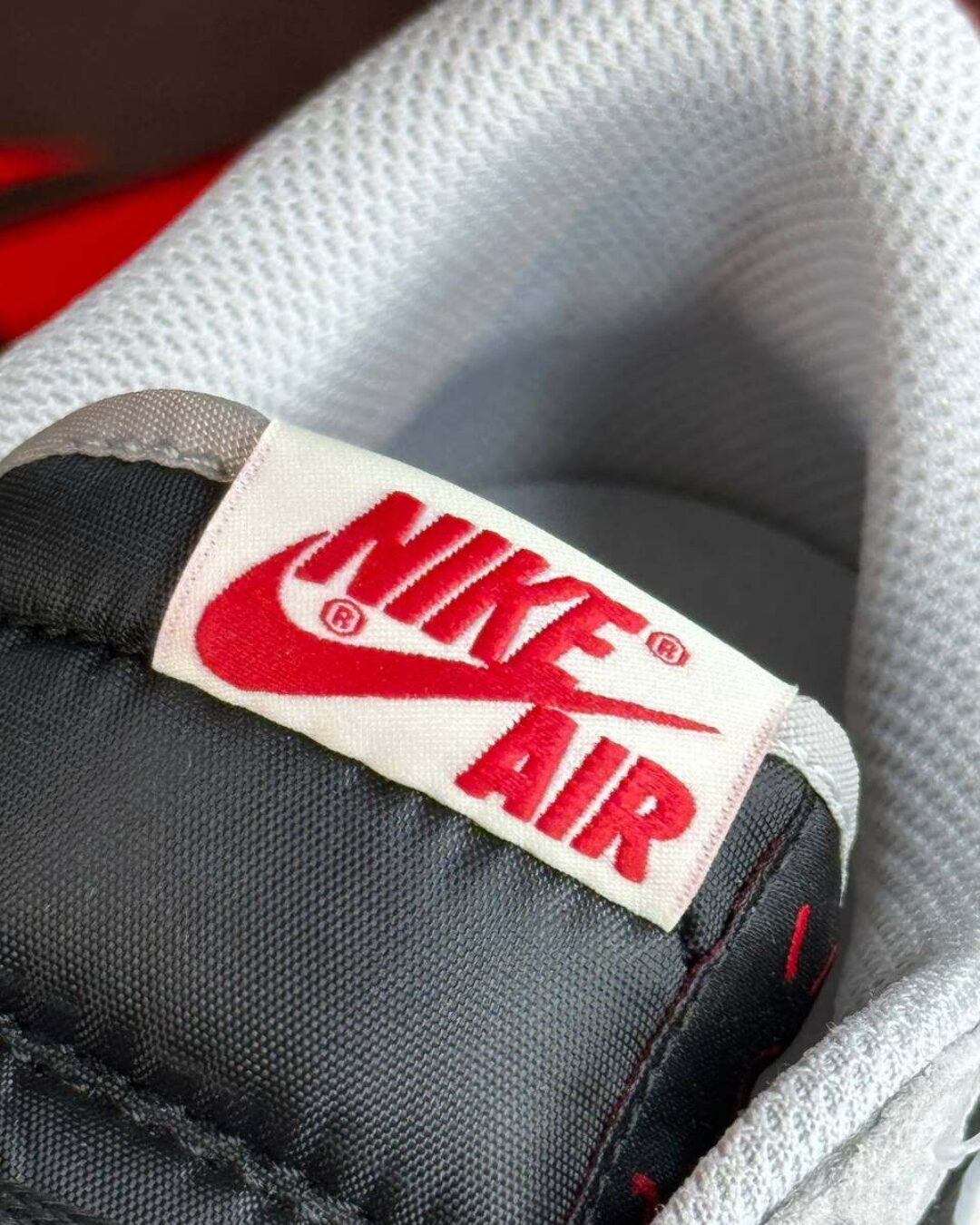 Кеды Travis Scott x Air Jordan 1 Smoke Grey — изображение 9