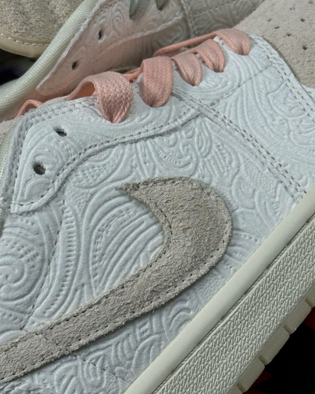 Кеды Air Jordan Give Them Flowers — изображение 6