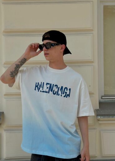Футболка Balenciaga