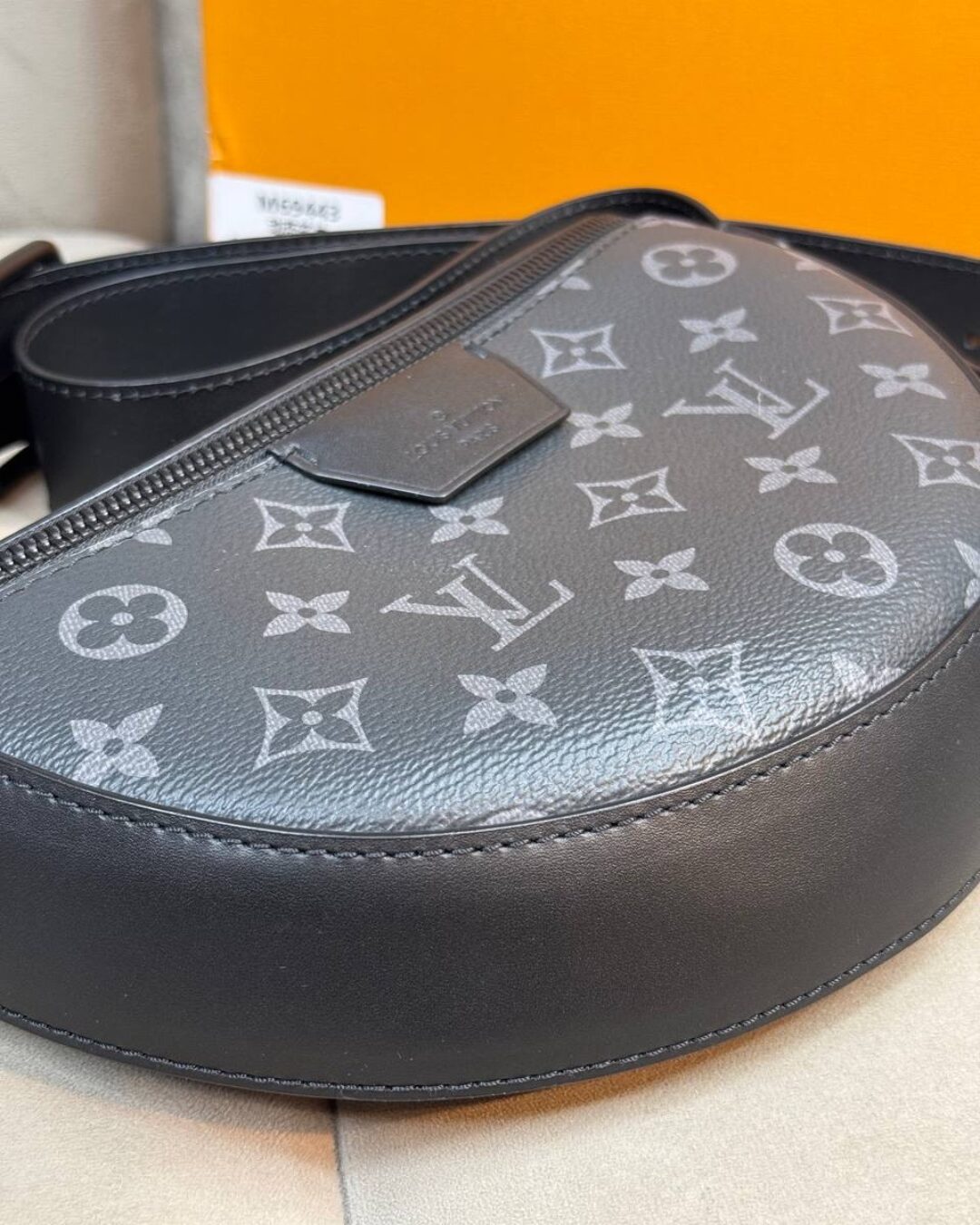 Сумка Louis Vuitton Moon Crossbody — изображение 2