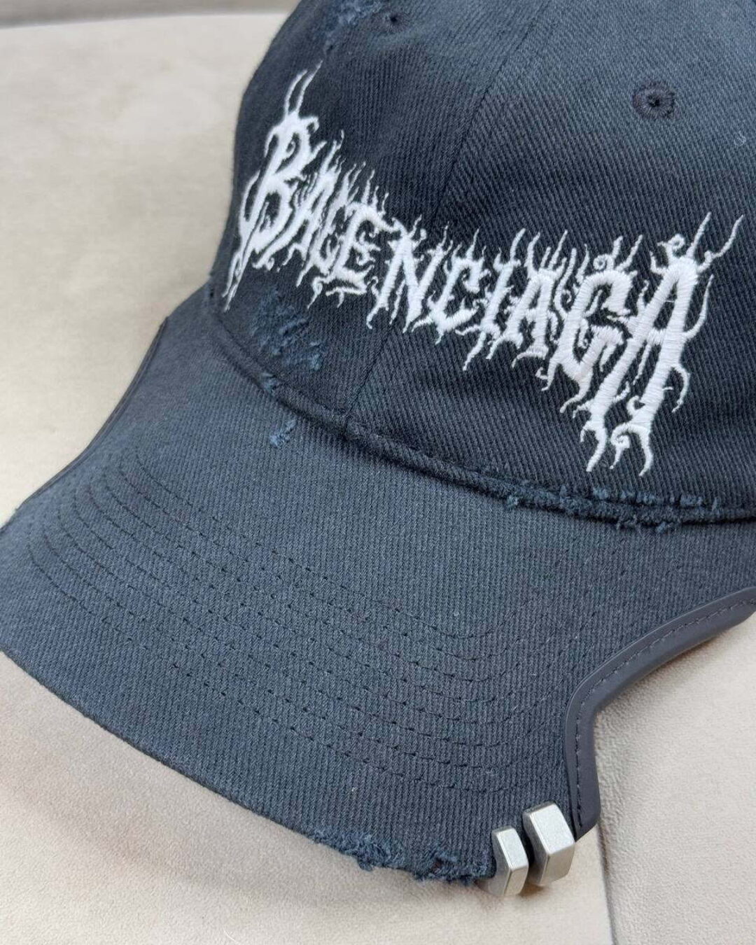 Кепка Balenciaga — изображение 4