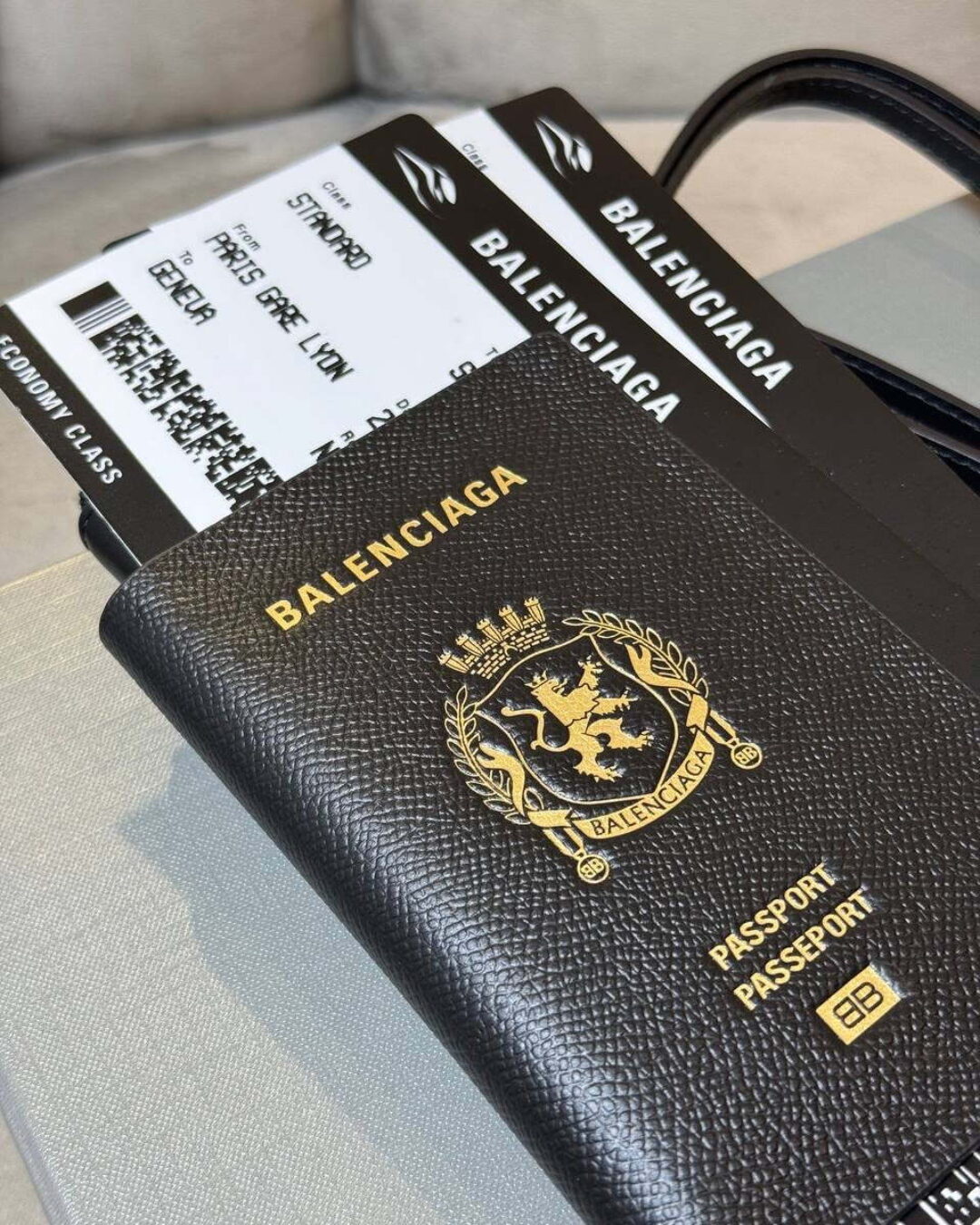 Клатч Balenciaga — изображение 2