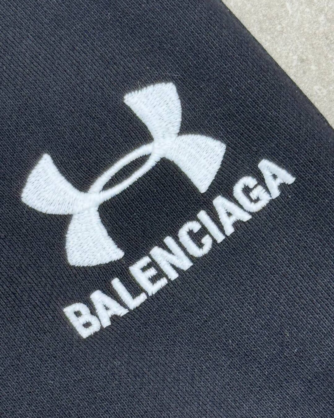 Спортивные Штаны Balenciaga x Under Armour — изображение 7