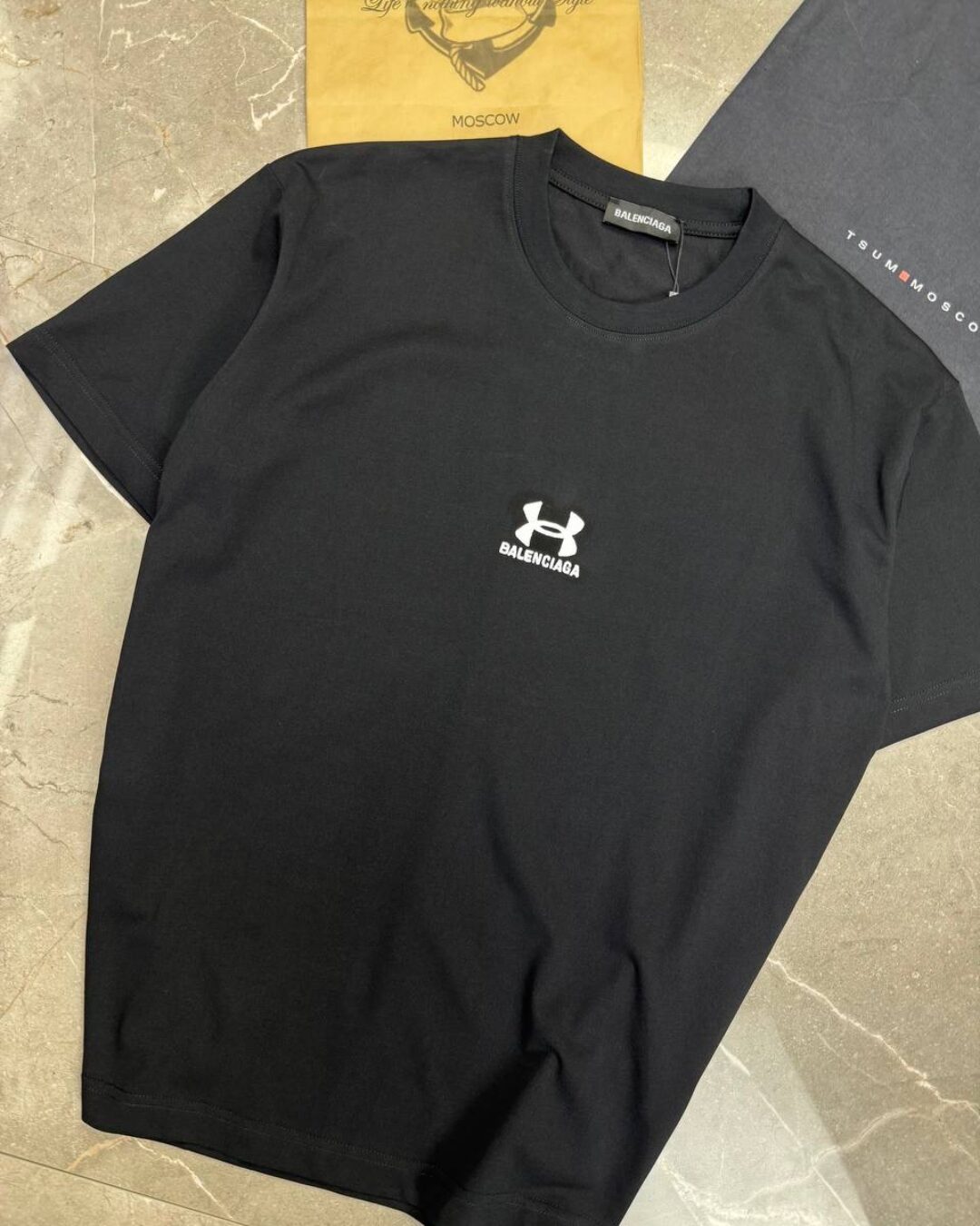 Футболка Balenciaga x Under Armour — изображение 3