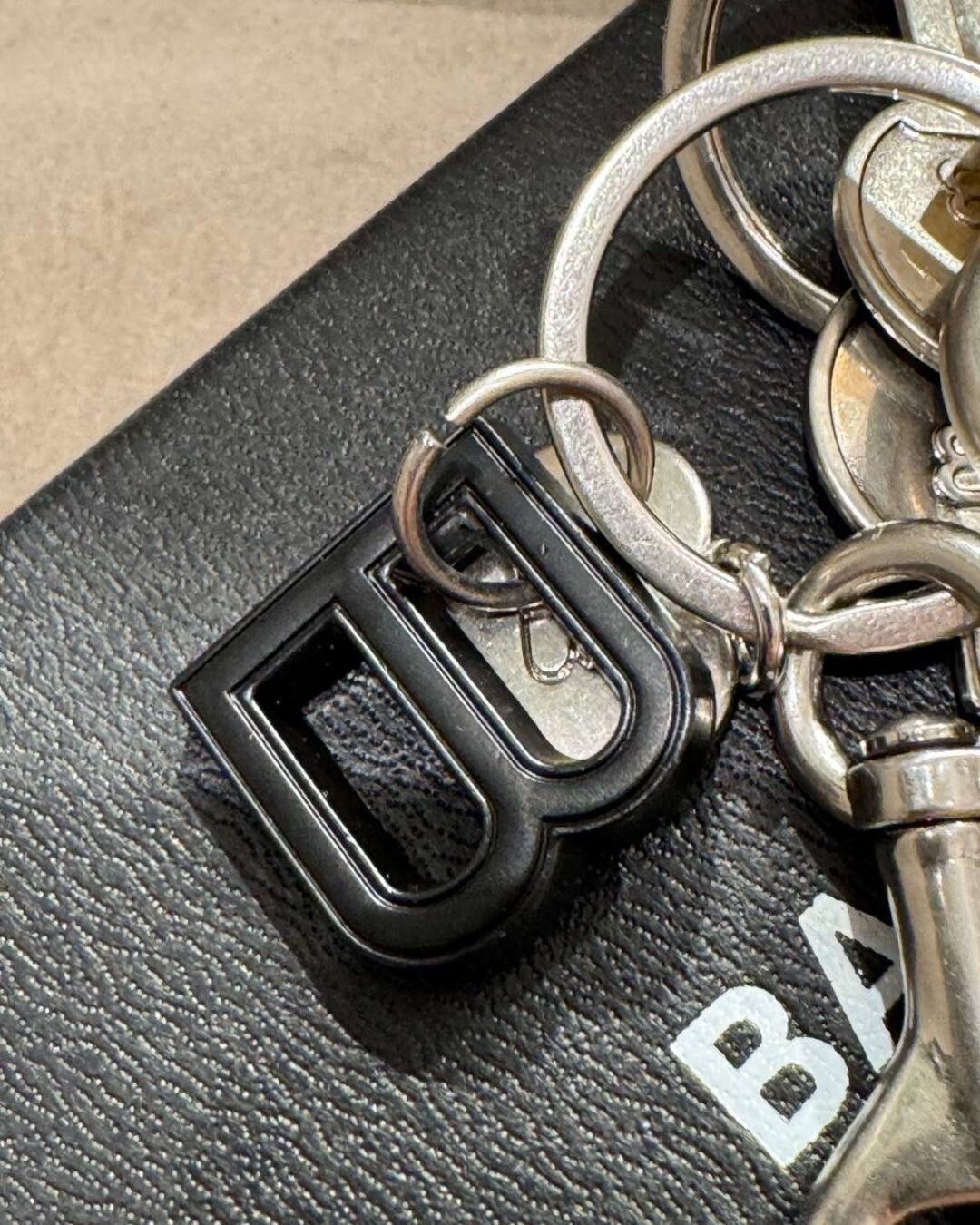 Брелок Balenciaga — изображение 6