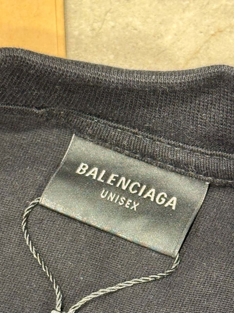 Футболка Balenciaga — фото 10