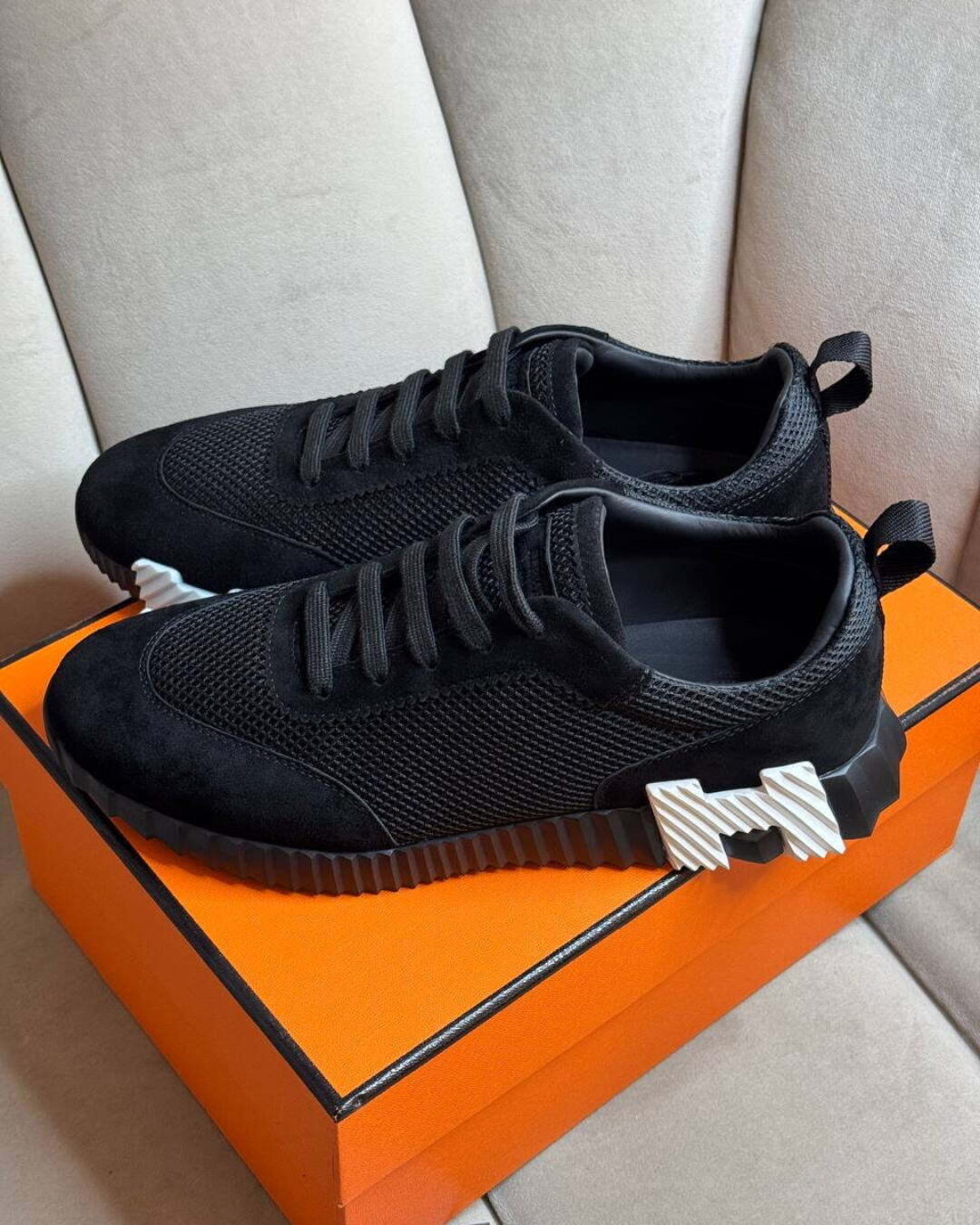 Кроссовки Hermes — изображение 3