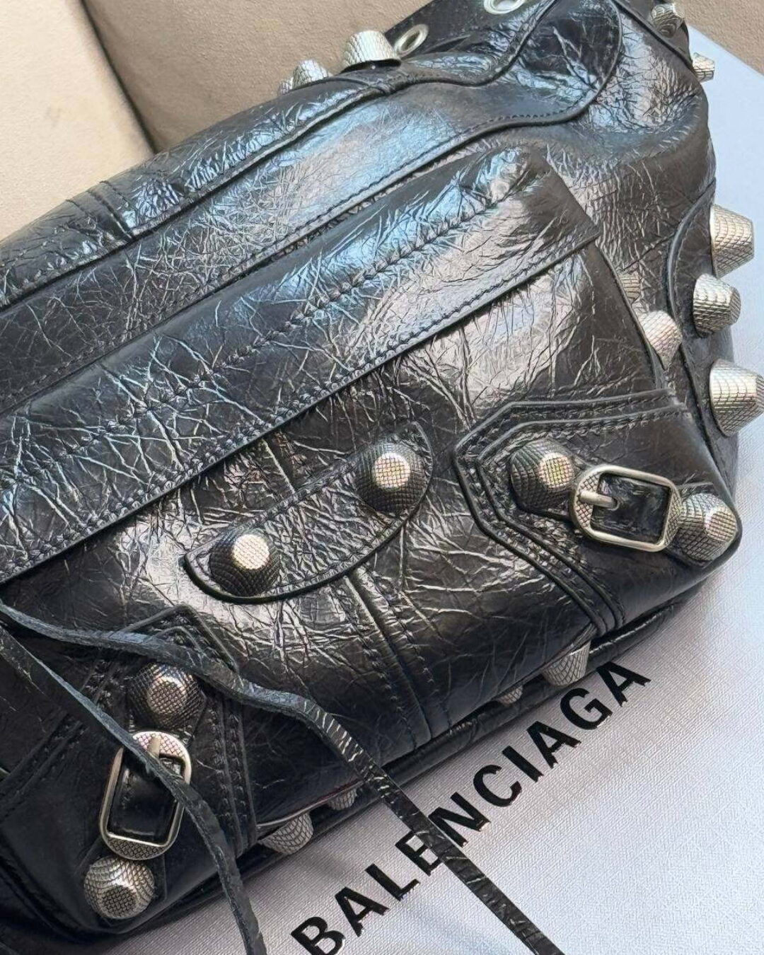Сумка Balenciaga Le Cagole — изображение 2