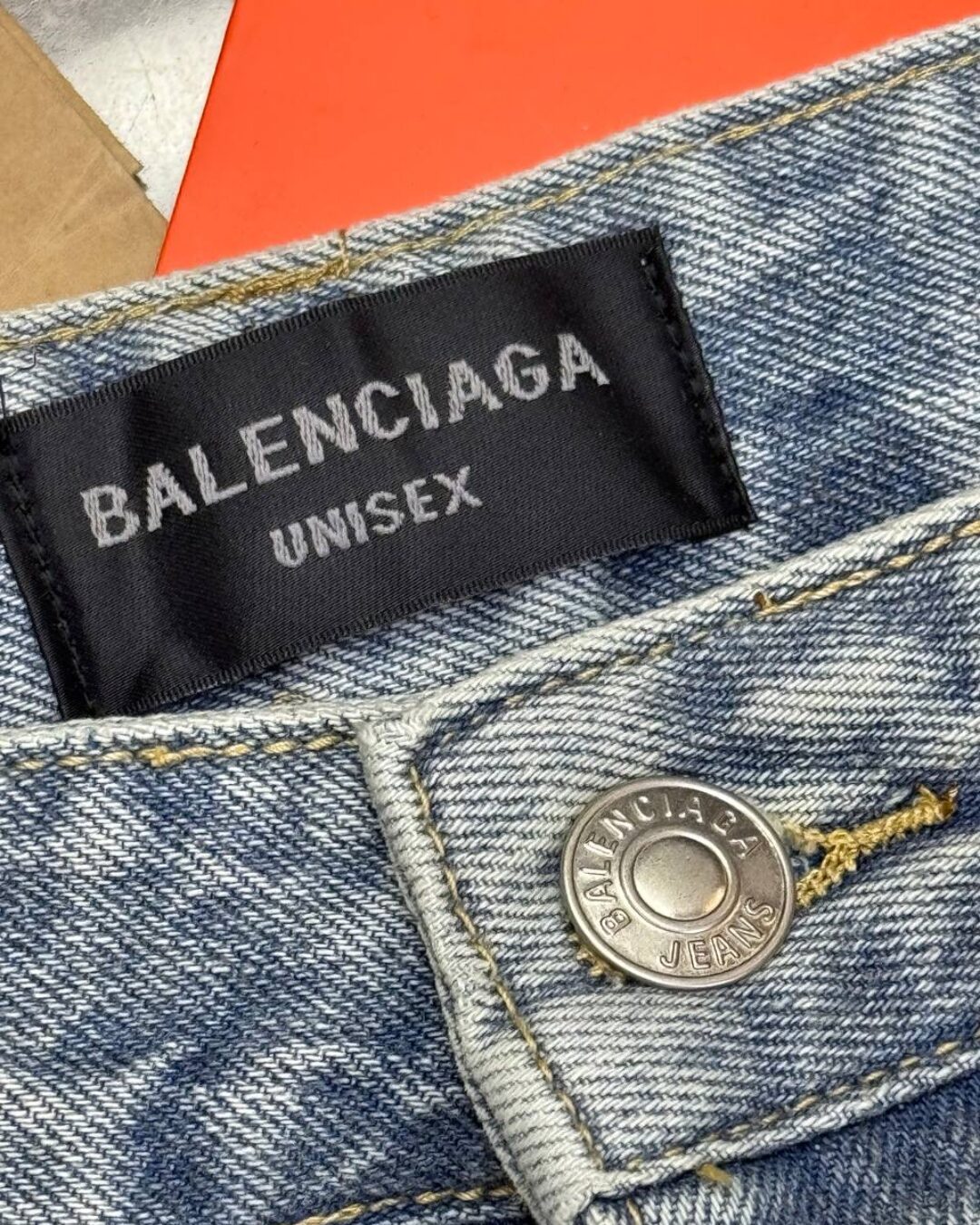 Джинсы Balenciaga — изображение 10