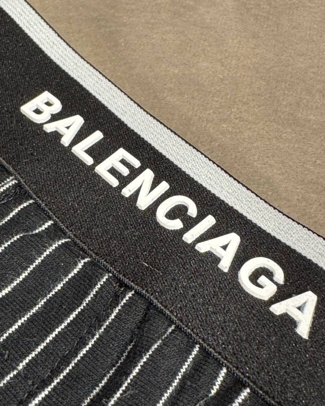 Трусы Balenciaga — изображение 5