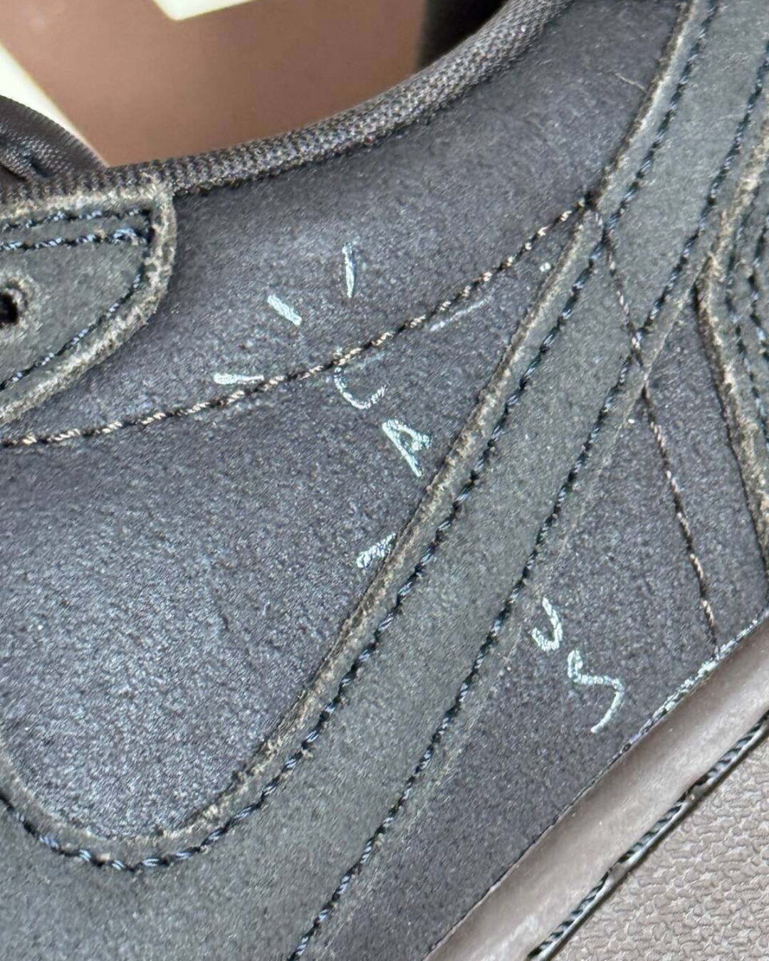 Кеды Nike Travis Scott x Air Jordan 1 Velvet Brown — изображение 9