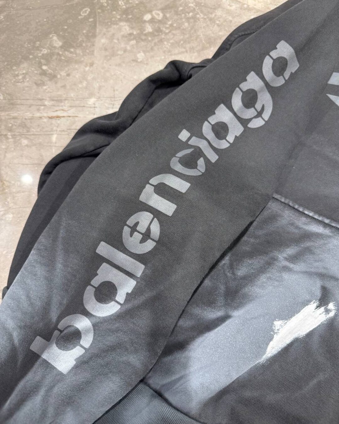 Худи Balenciaga — изображение 6