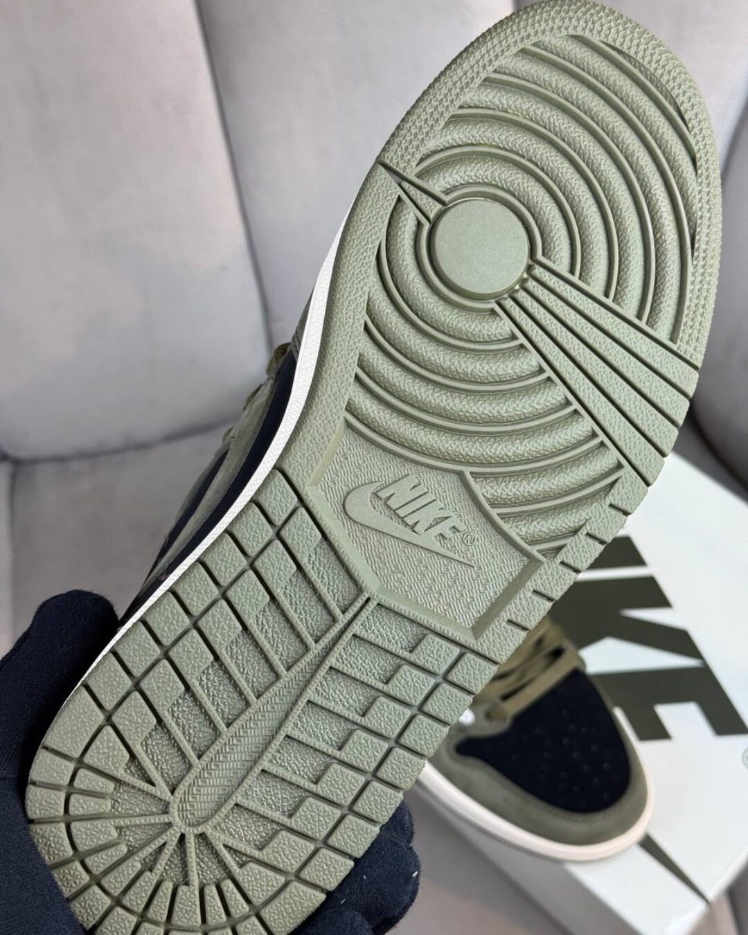 Кеды Travis Scott x Air Jordan 1 Black Olive — изображение 6
