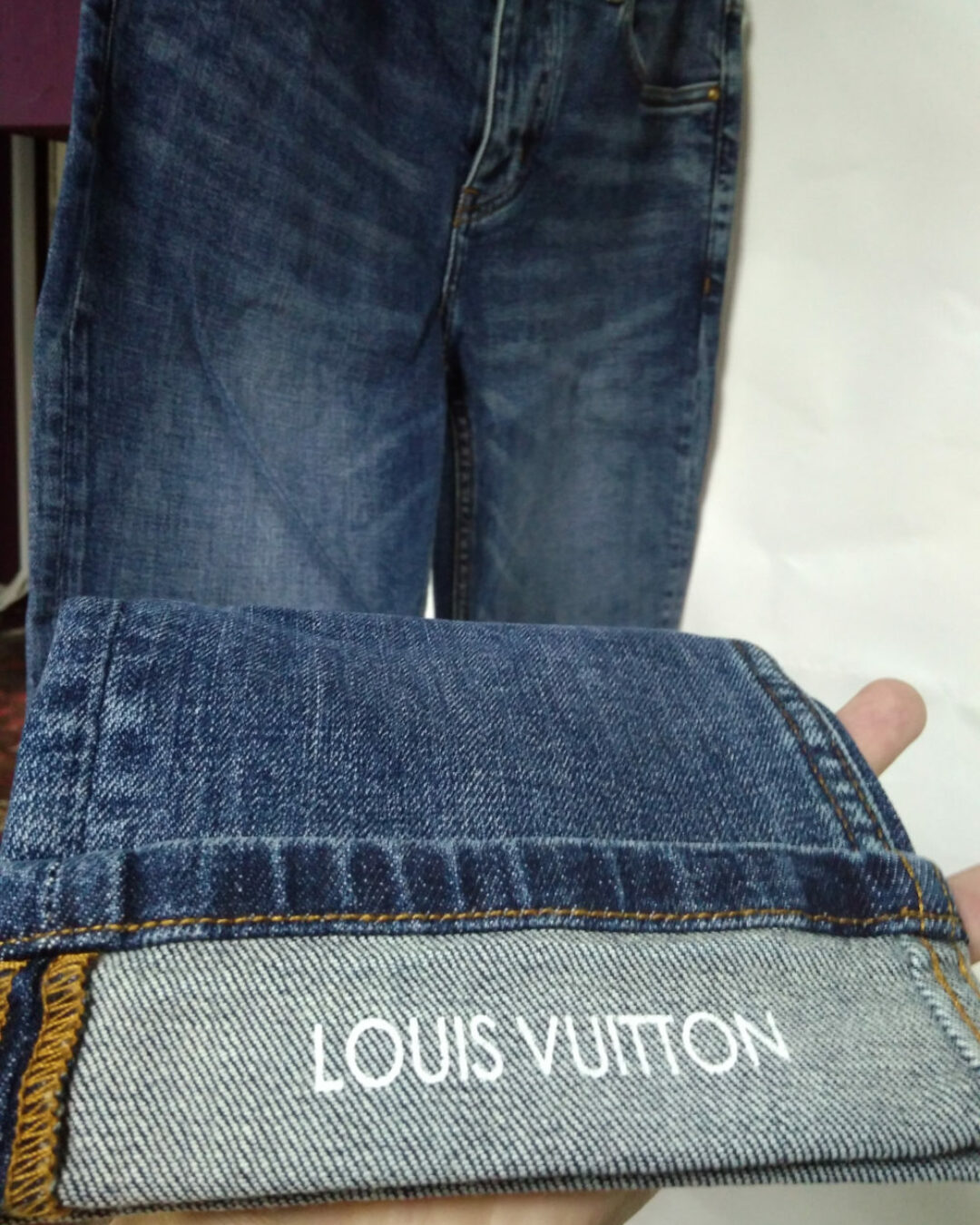 Джинсы Louis Vuitton — изображение 2