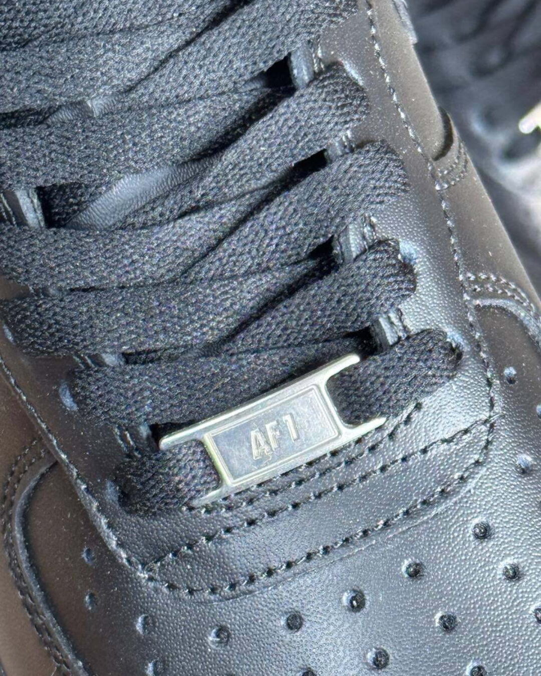 Кроссовки Nike Air Force 1 Low Triple Black — изображение 7