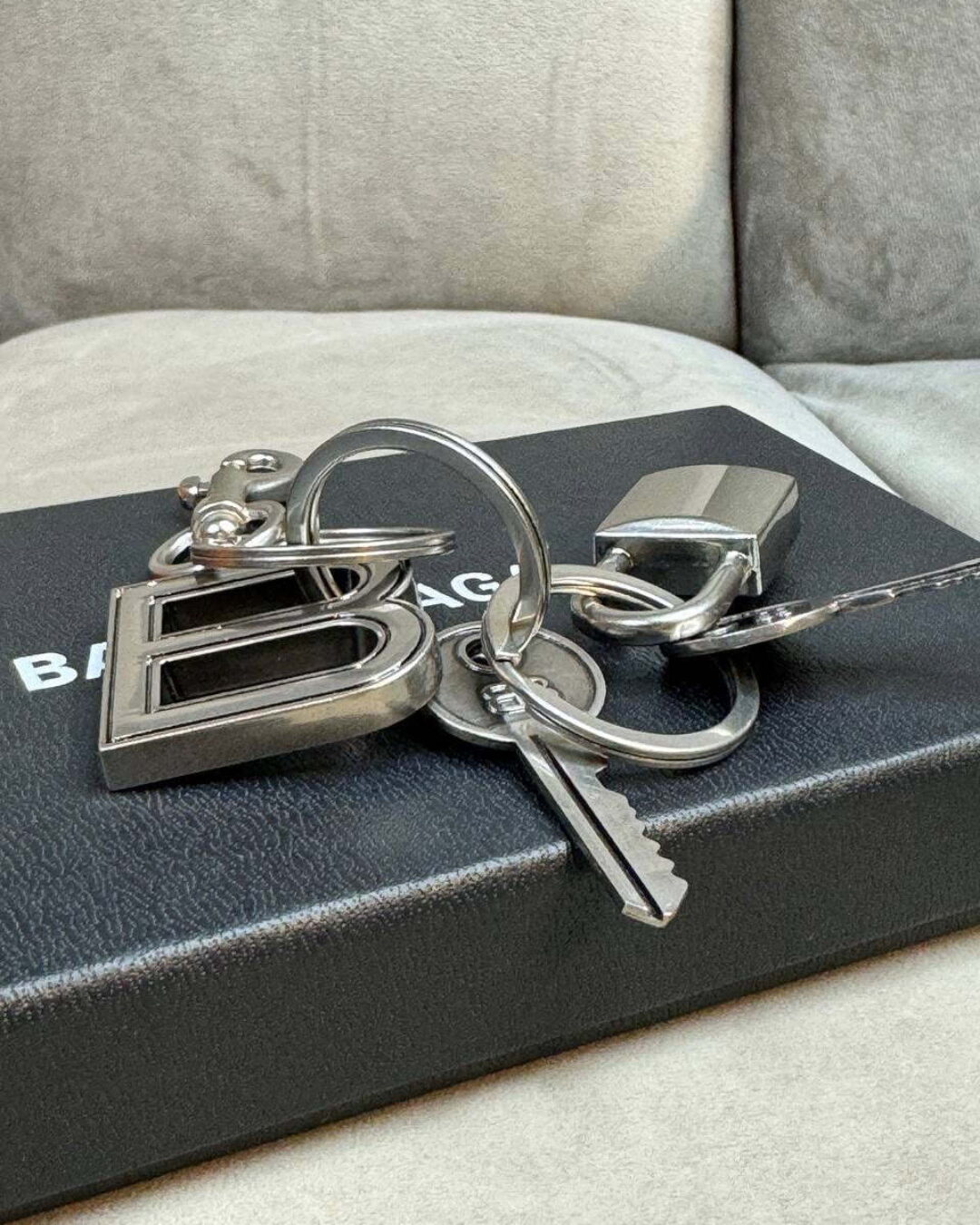 Брелок Balenciaga — изображение 6