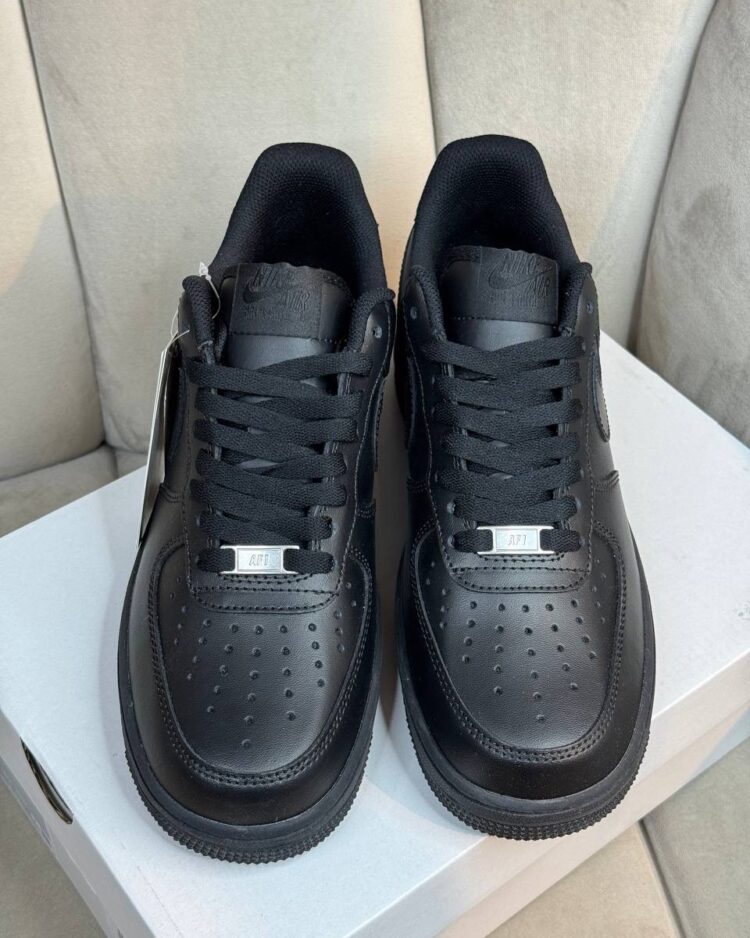Кроссовки Nike Air Force 1 Low Triple Black — фото 2