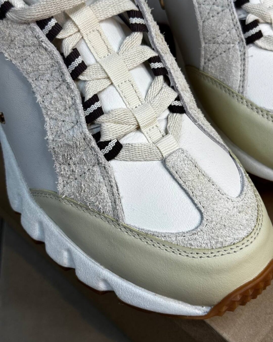 Кроссовки Nike Air Humara LX x Jacquemus — изображение 9
