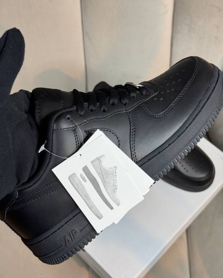Кроссовки Nike Air Force 1 Low Triple Black — фото 5